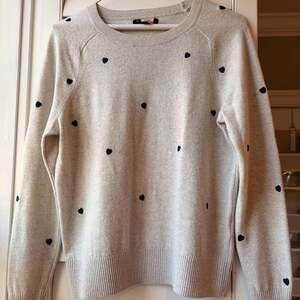Banana Republic Cream Heart Sweater